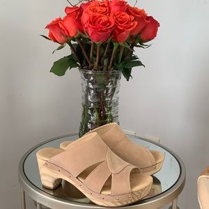 Five Worlds by Cordani designer suede leather studded clogs tan pink wood 9 $89